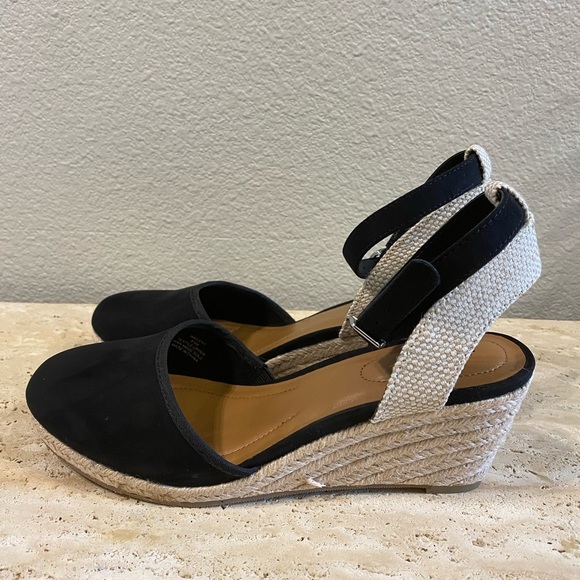 Mailena Wedge
Espadrille Sandals size 8  1/2 - Picture 2 of 9